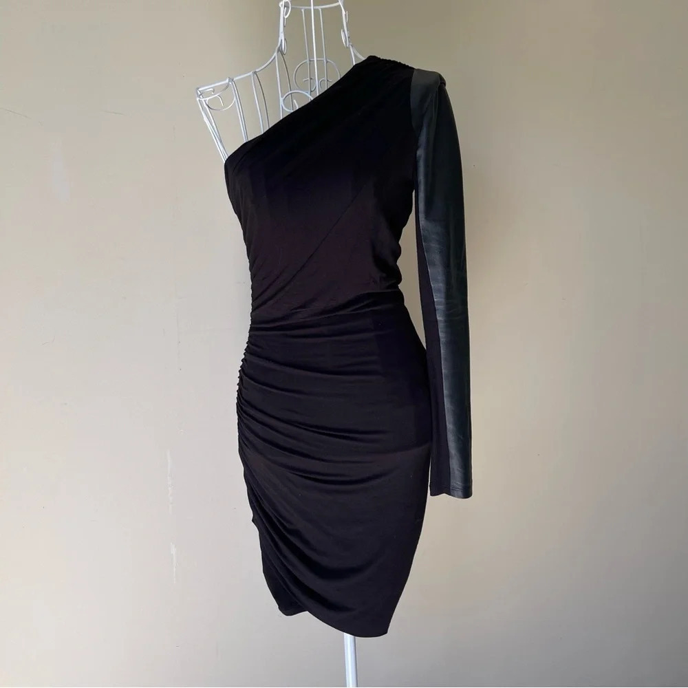 Guess by Marciano one shoulder faux leather sleeve black size XS